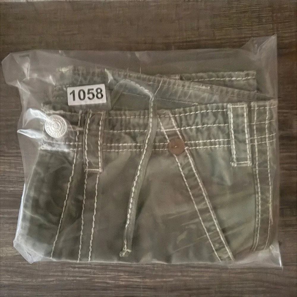 True Religion Mens Super T Cargo Shorts Olive Green White Stitch Y2K Size 34 37